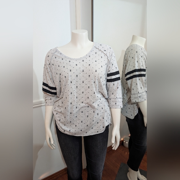 Torrid Plus Size Skull Gray Black Polka Dot Woman's Jersey Top Torrid Size 2 - Picture 1 of 7